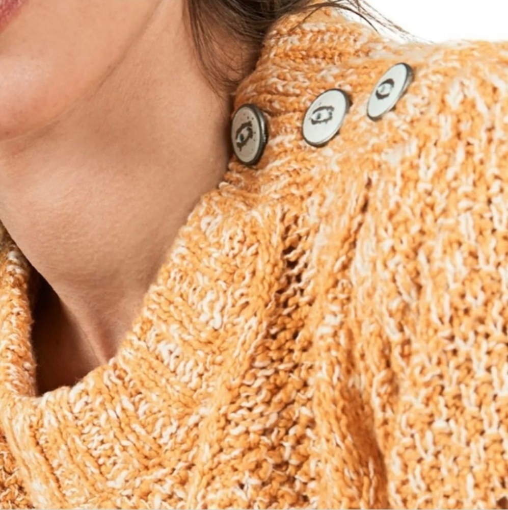 Faherty Button Shoulder Samson Sweater Medium - Picture 4 of 9